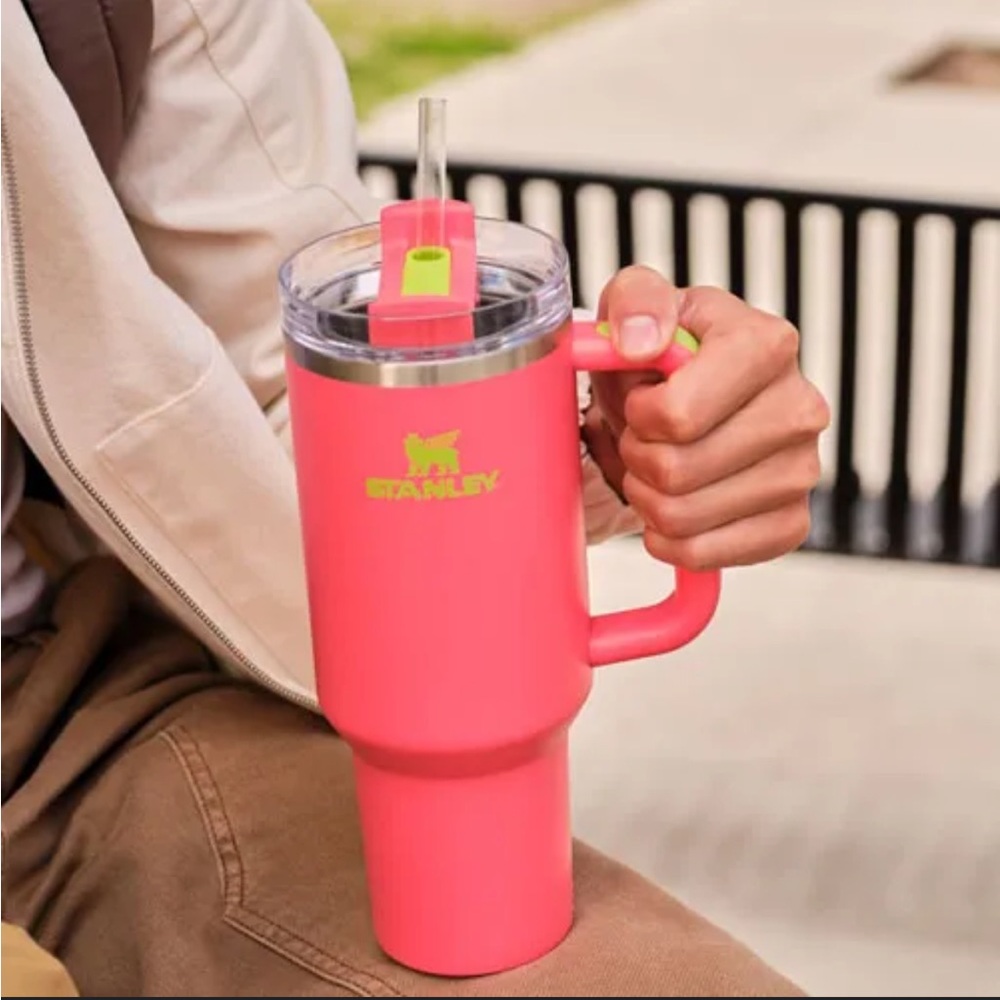 NWT- Stanley- 30oz Flowstate Quencher H2.0 Tumbler- Hibiscus 🌺